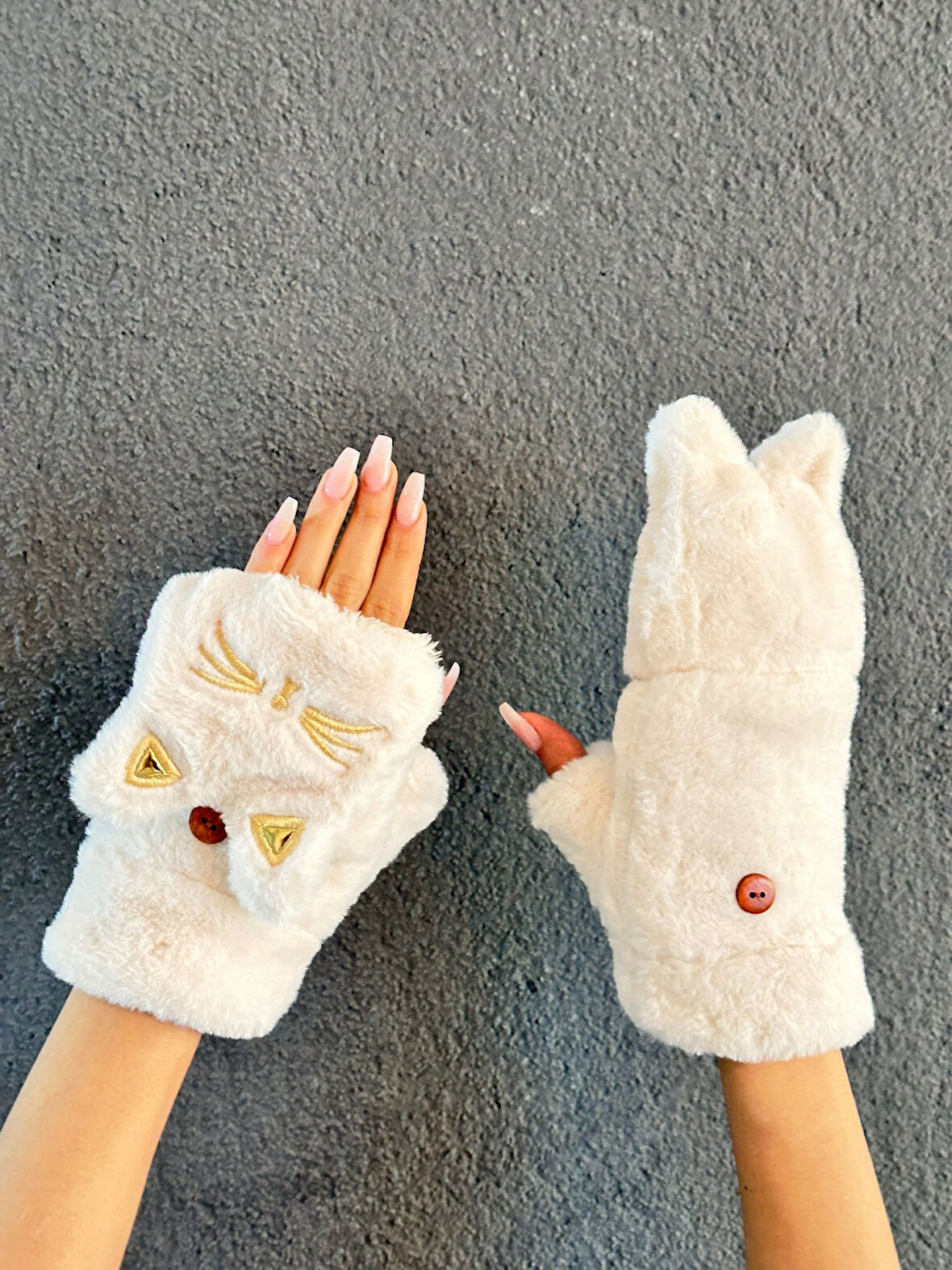 PELUŞ NAKIŞ İŞLEME KEDİ AÇILIR PARMAKLI İÇİ KÜRKLÜ ELDİVEN
