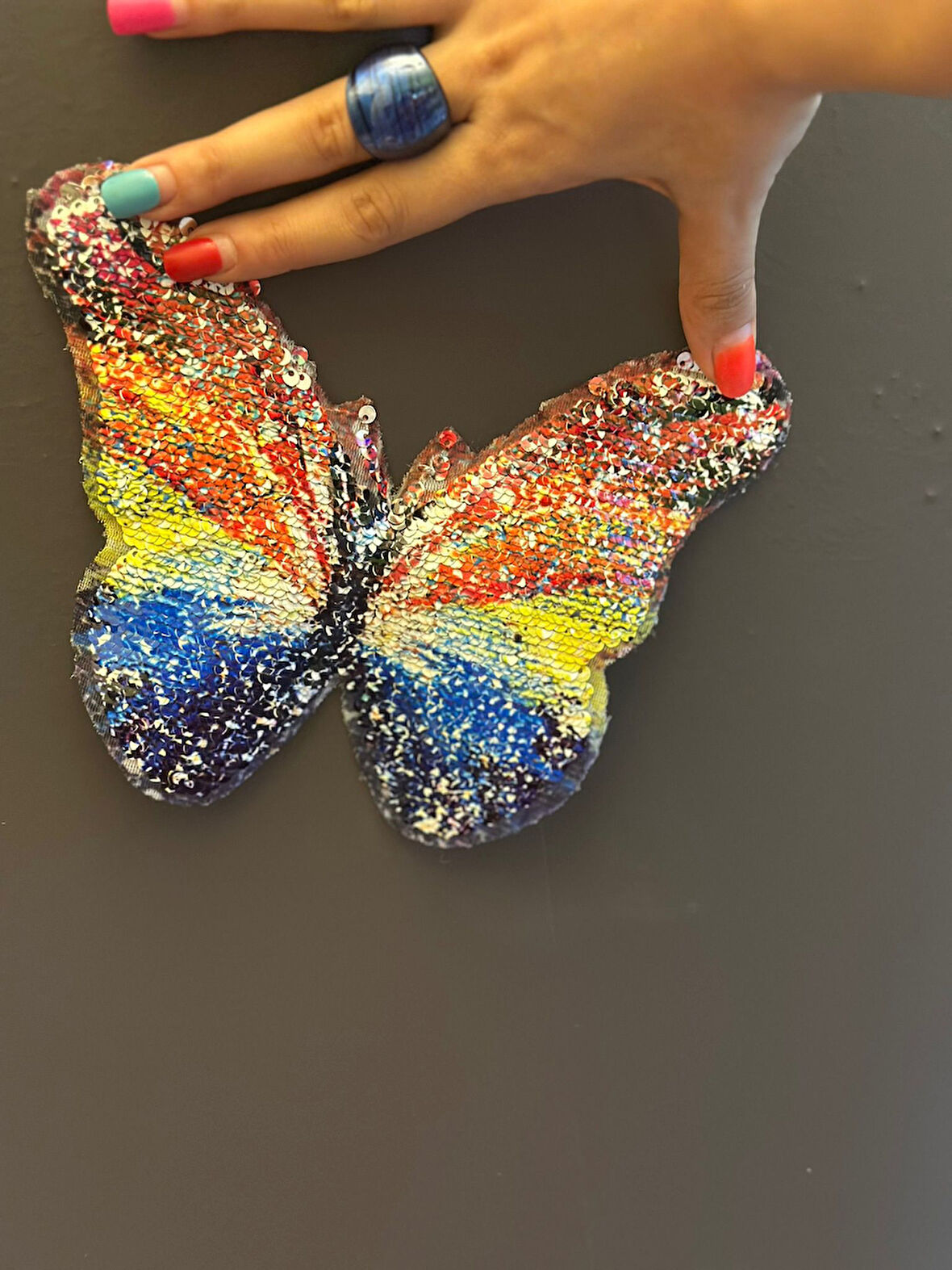 ÜTÜ İLE YAPIŞAN RENKLİ DEĞİŞEBİLEN PAYETLİ KELEBEK ARMA DİKİŞ APLİKE  19X16 CM