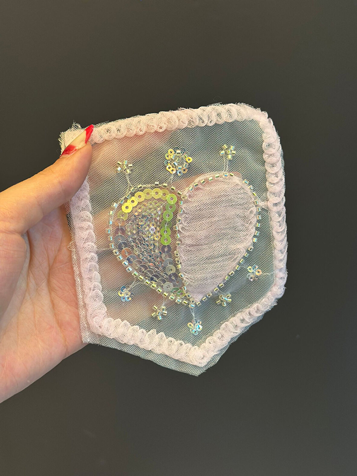 14X12 CM BONCUK PUL İŞLEME KALPLİ CEP ARMA APLİKE