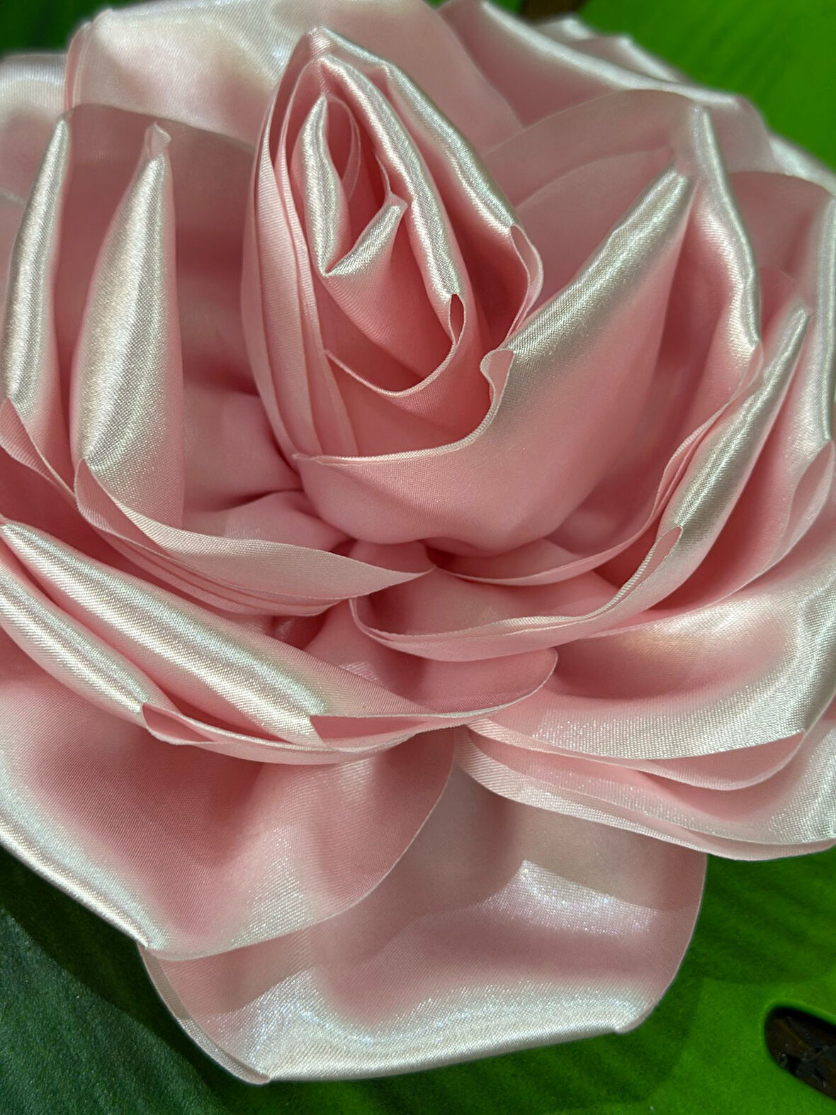 SATEN KABARTMA ÇİÇEK GİYİM DİKİŞ AKSESUARI ABİYE AKSESUARI ÇAP 22 CM