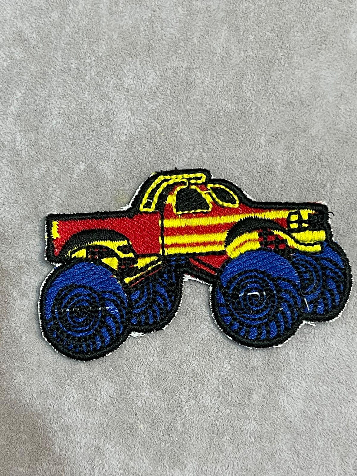 7X5 CM ÜTÜ İLE YAPIŞAN KIRMIZI ARABA APLİK ARMA YAMA