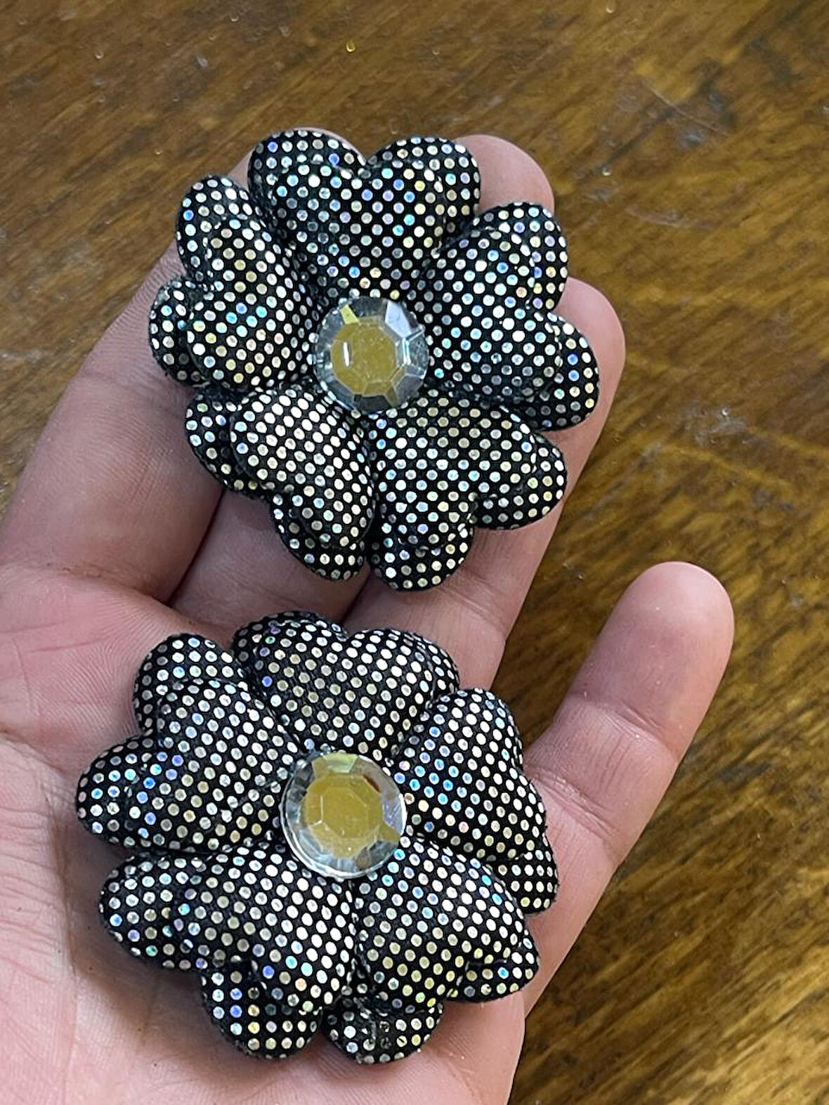 5 CM İKİLİ PARLAK TAŞLI ÇİÇEK APLİKE ARMA DİKİŞ HOBİ AKSESUARI