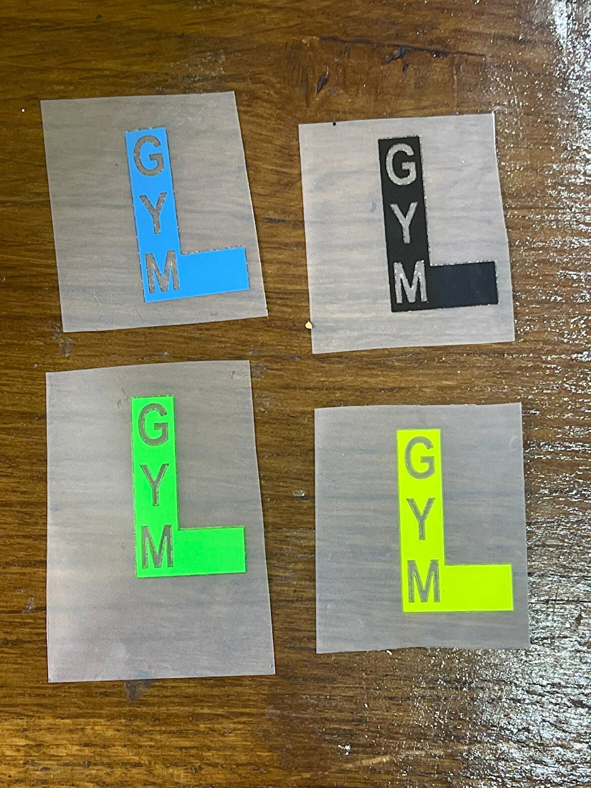 4X2 CM 4 ÜTÜ İLE YAPIŞAN RENK L HARFİ BASKI APLİKE ARMA YAMA DİKİŞ HOBİ