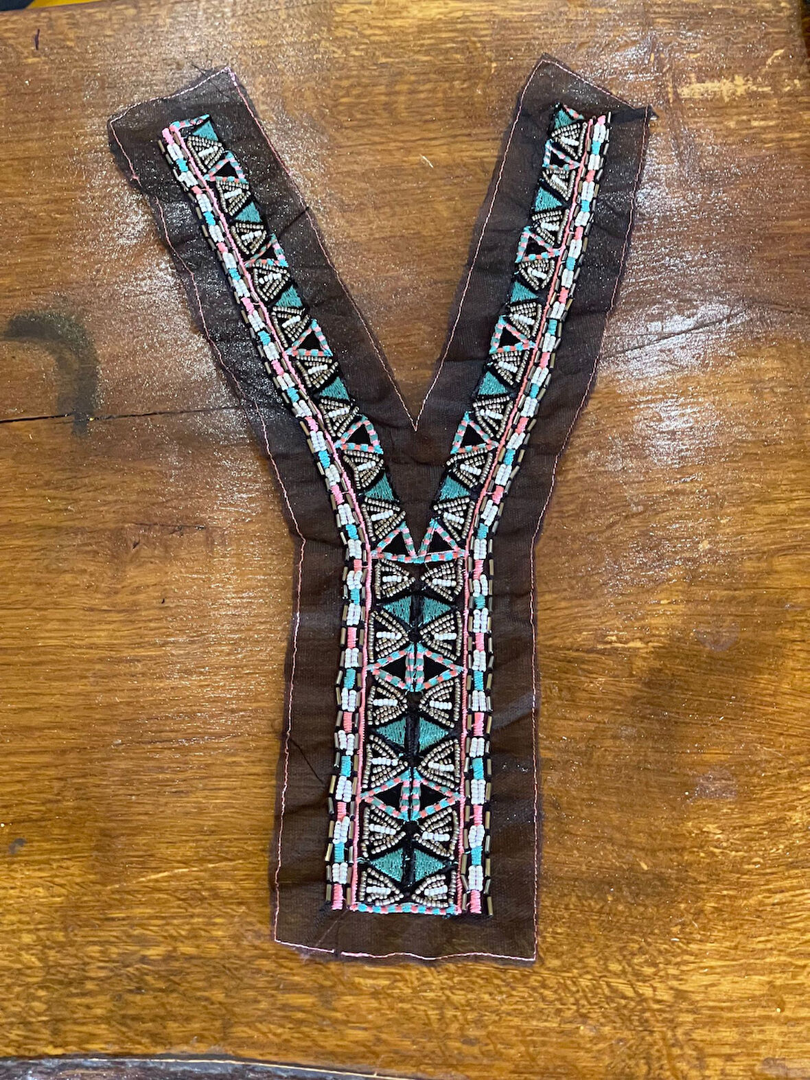 41X19 CM BONCUK VE NAKIŞ İŞLEMELİ  YAKA ELBİSE BLUZ YAKA APLİKE DİKİŞ