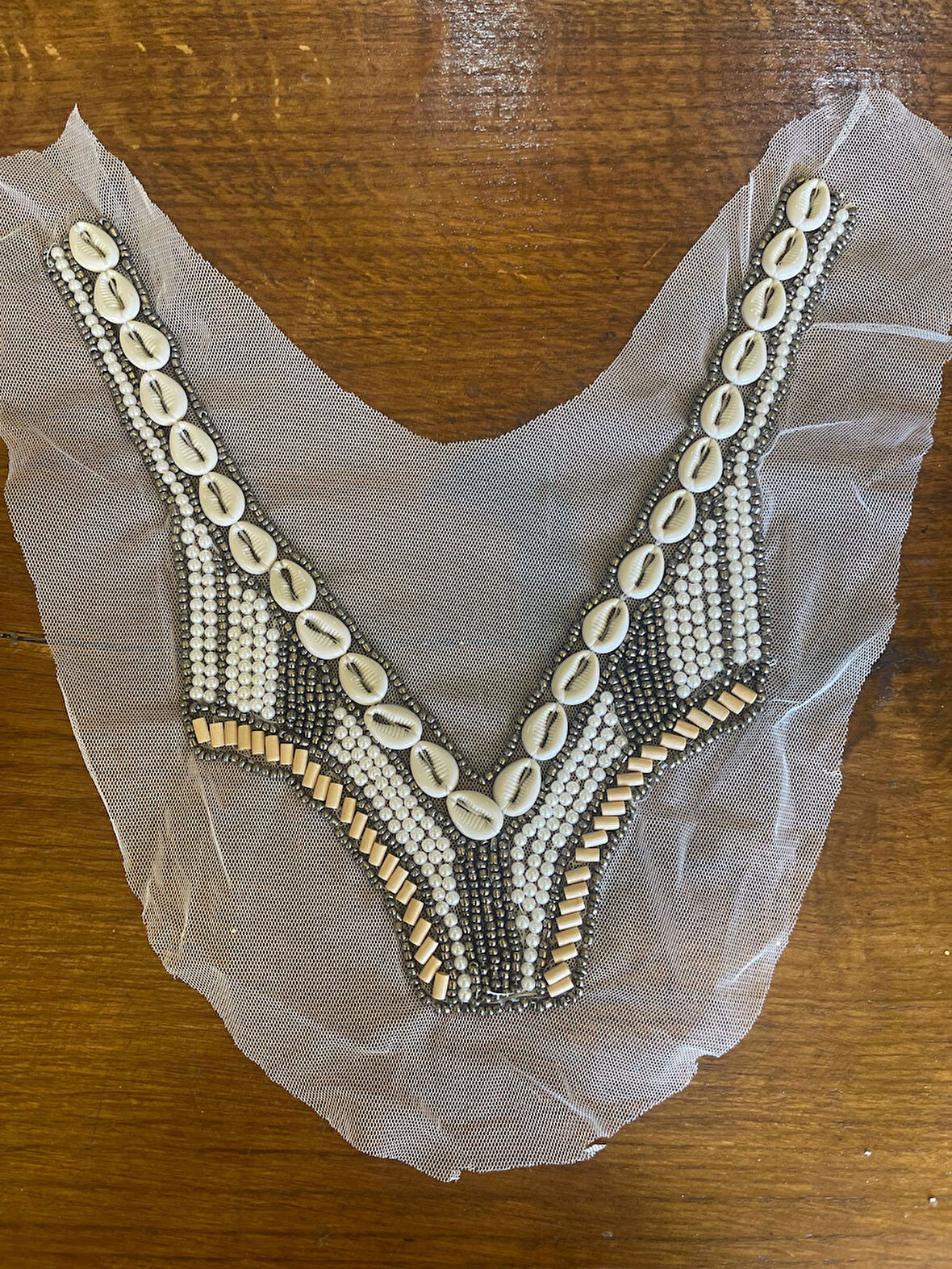 İNCİ BONCUKLU TAŞ İŞLEMELİ GİYİM YAKA ELBİSE YAKA TASARIM YAKA APLİKE