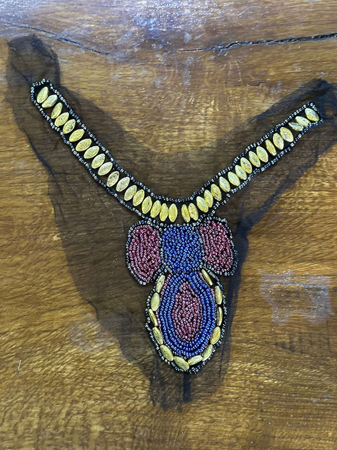 BONCUK TAŞ İŞLEME GİYİM YAKA ELBİSE YAKA APLİKE DİKİŞ AKSESUARI