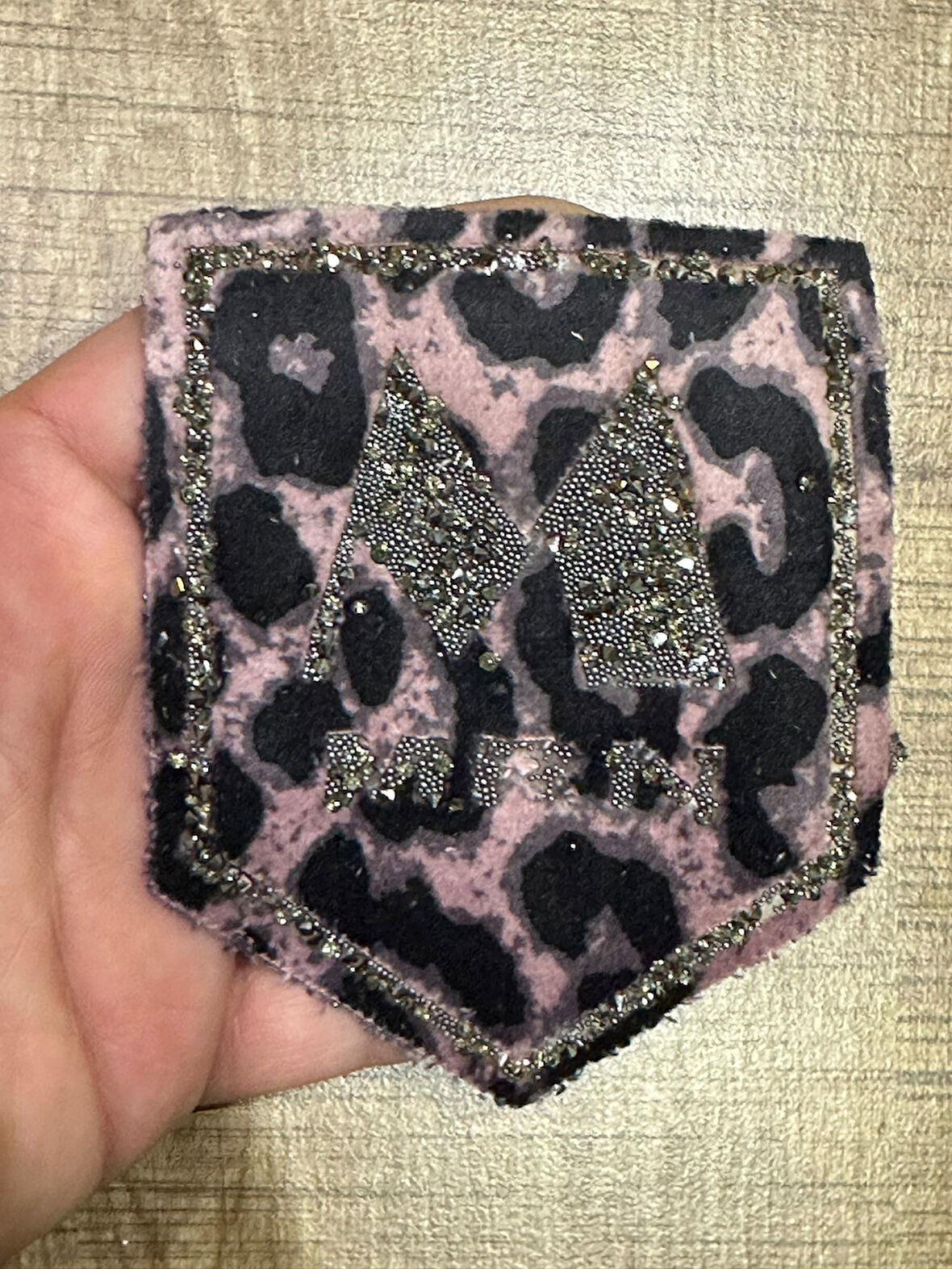10X8 CM ÜTÜ İLE YAPIŞAN CEP ARMA TAŞ İLEME ARMA DİKİŞ HOBİ AKSESUARI LEOPAR