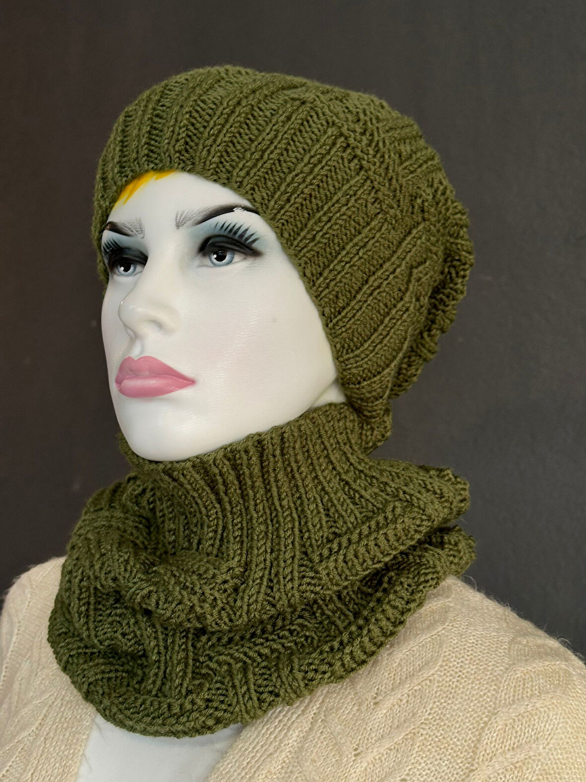 EL ÖRGÜSÜ %100 YUMUŞAK YÜN DESENLİ KADIN BERE BOYUNLUK SET