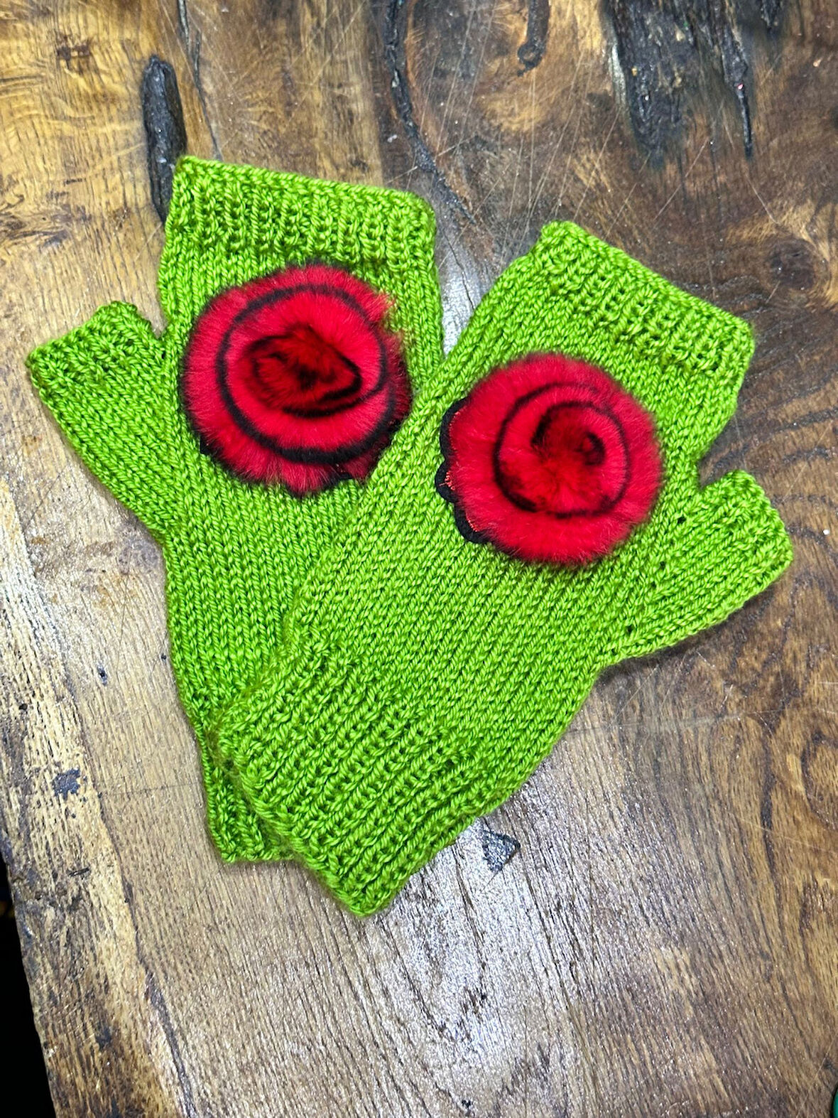 EL ÖRGÜSÜ PONPONLU PARMAKSIZ KADIN ELDİVEN