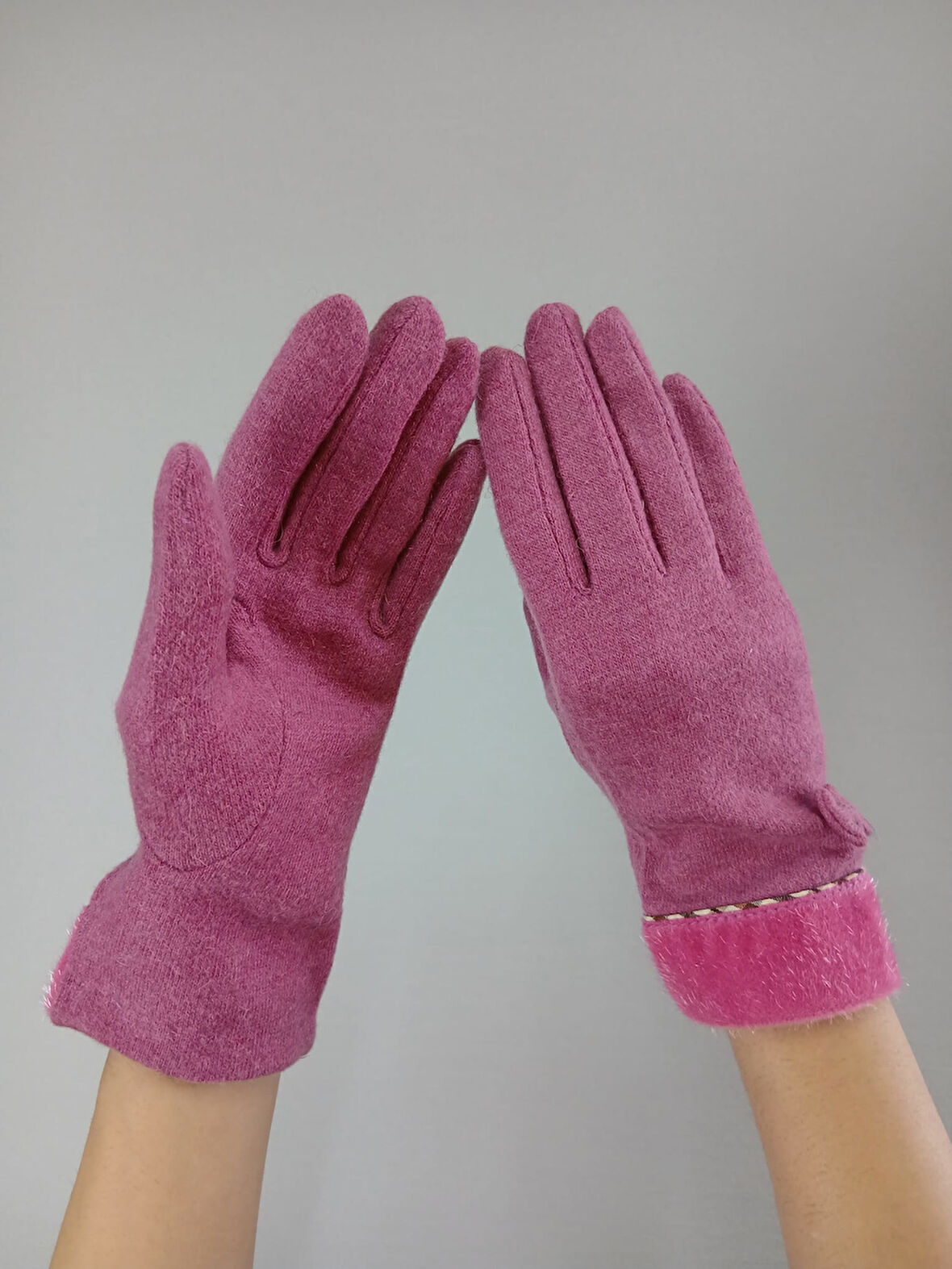 PEMBE YUMUŞAK KAŞMİR FİYONKLU KADIN ELDİVEN