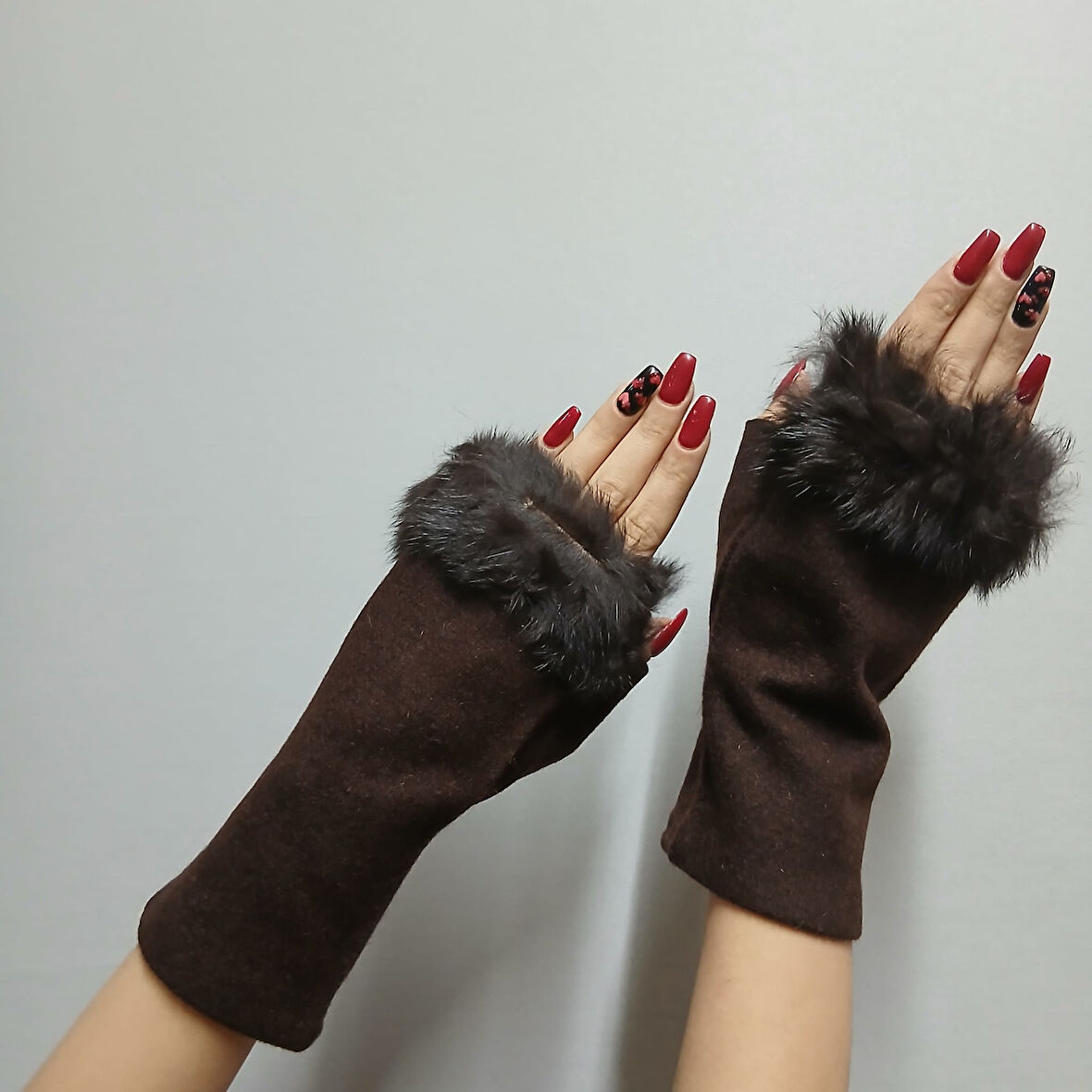 KAHVERENGİ KÜRKLÜ PARMAKSIZ KADIN ELDİVEN