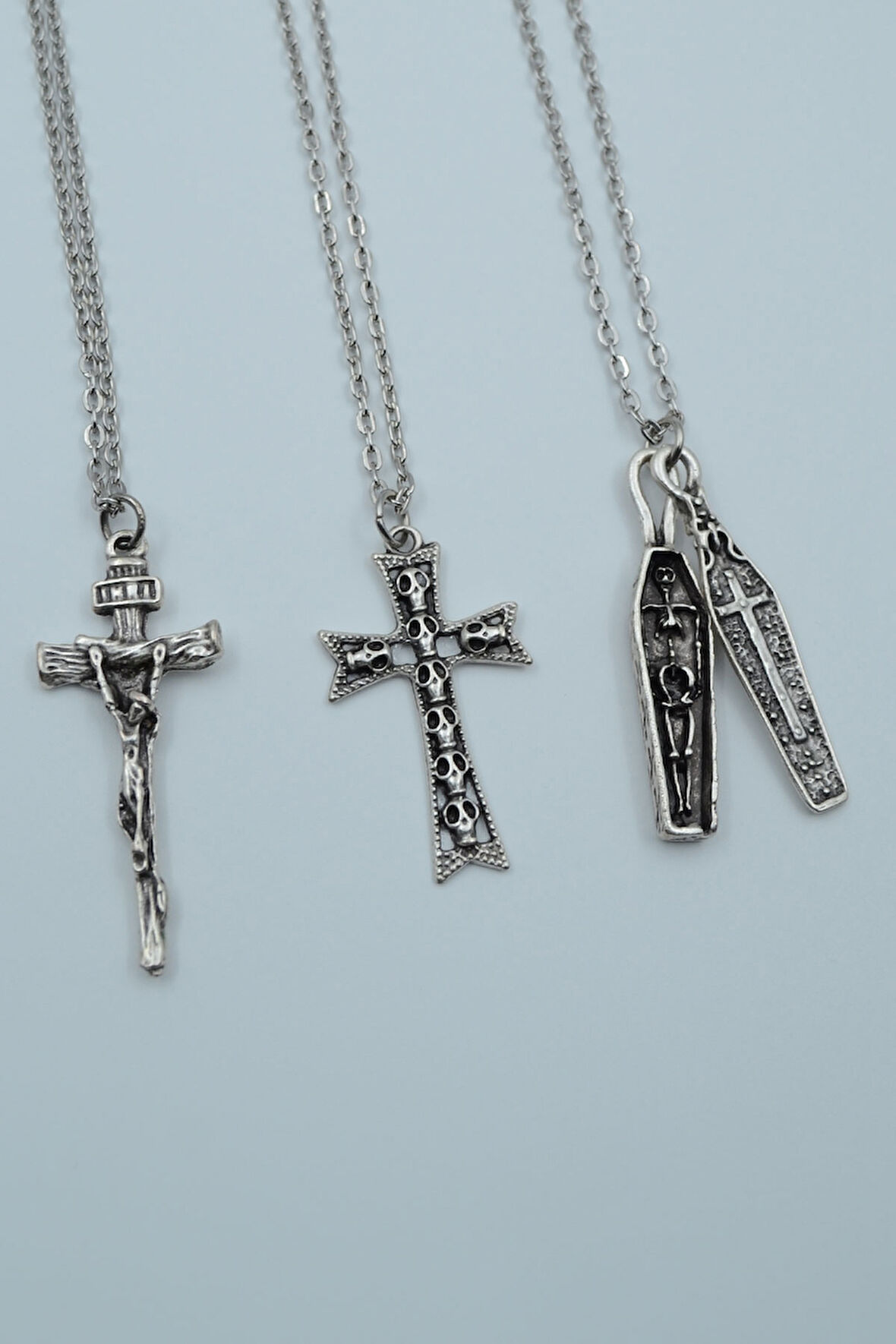 3'lü Hz. İsa Haç Kuru Kafa Tabut Gümüş Kaplama Kolye Seti