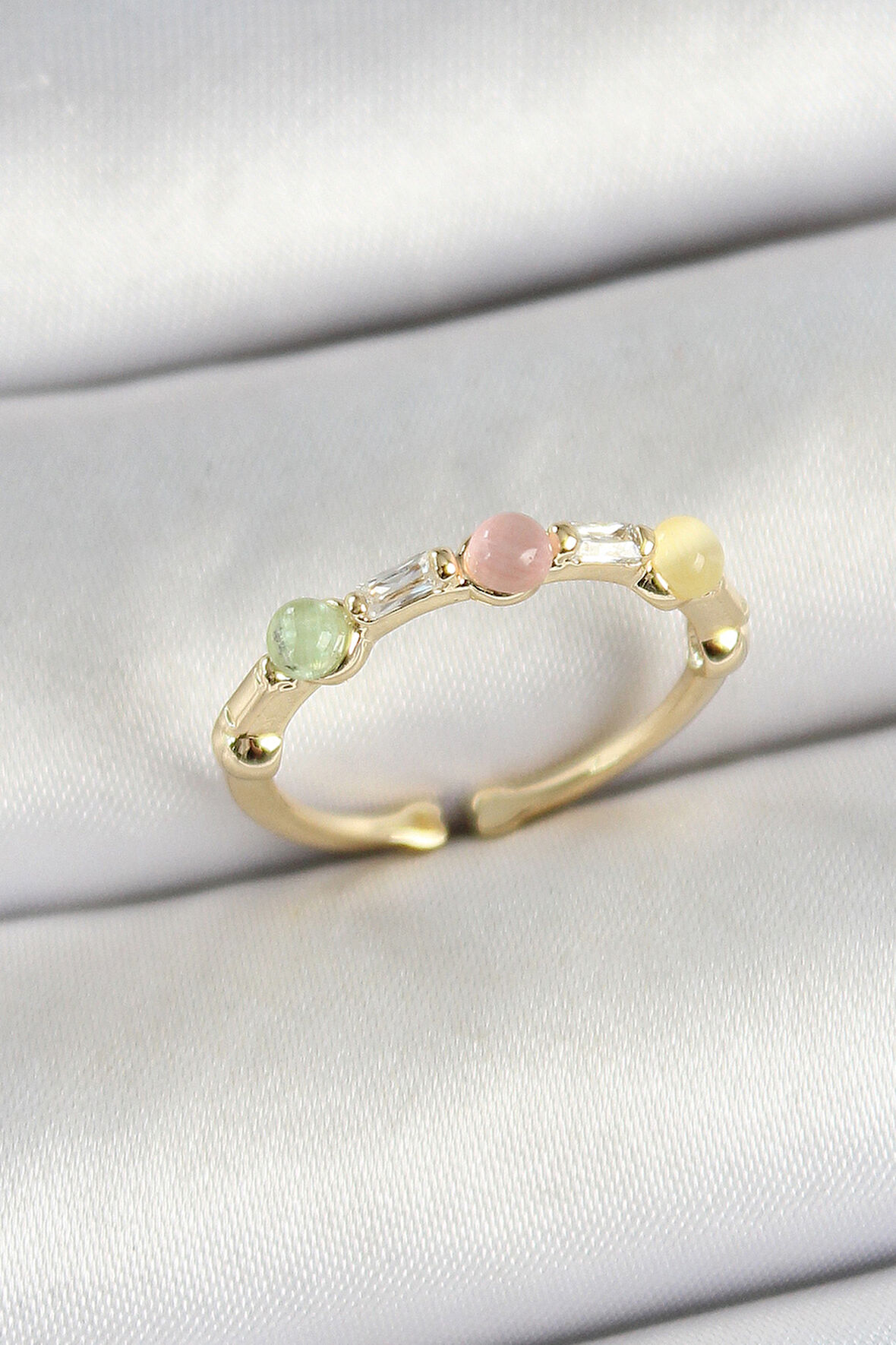 Pirinç Sıralı Boncuk Figürlü Zirkon Taşlı Gold Renk Ayarlanabilir Kadın Yüzük