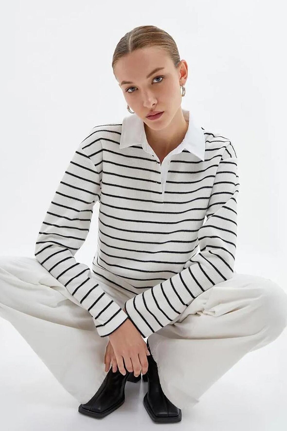 Polo Yaka Uzun Kollu Siyah Kadın Bluz  4WAK50199EK-2K4