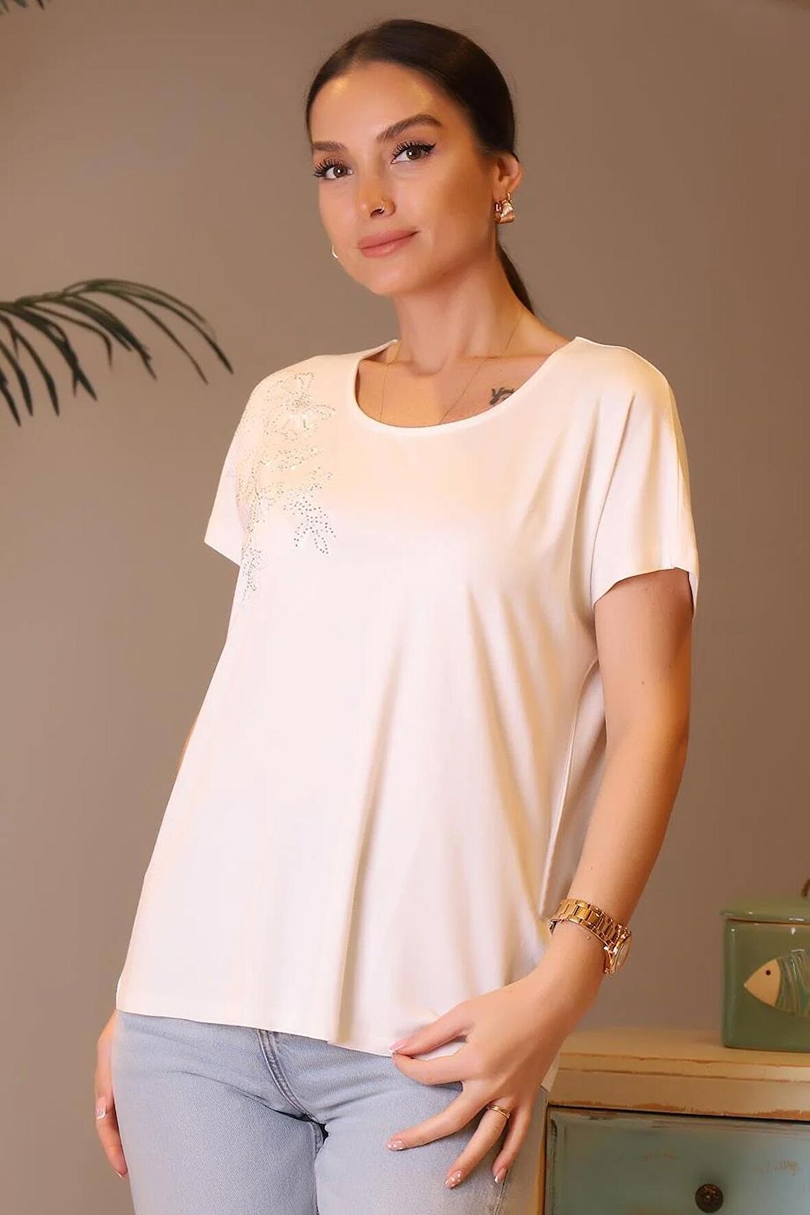 BİSİKLET YAKA İŞLEMELİ EKRU KADIN BLUZ 044-2Y4