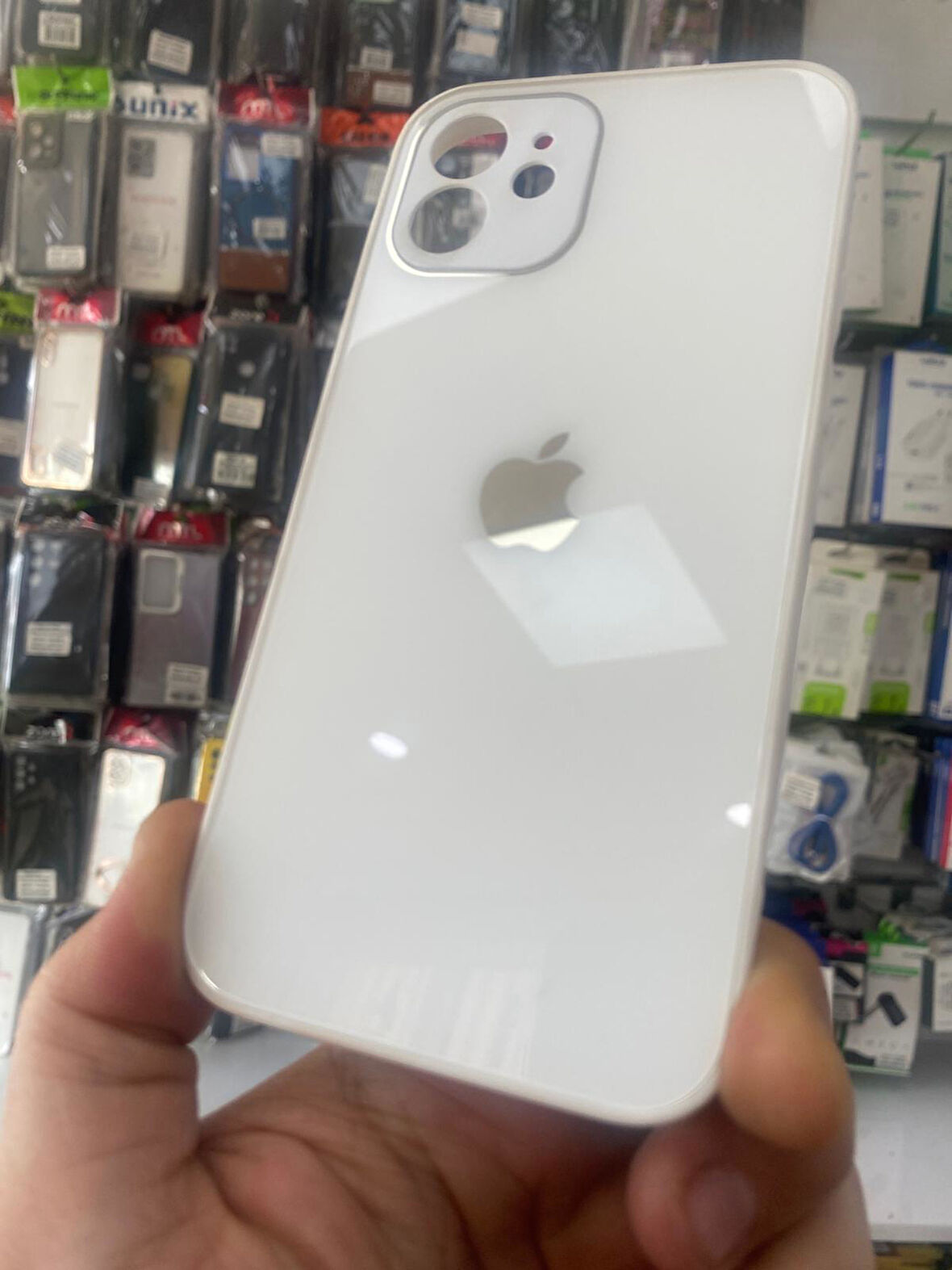 İPHONE 13 PRO UYUMLU LOGOLU GLASS ARKASI CAM ŞIK TASARIM SERT KAMERA KORUMALI KILIF BEYAZ