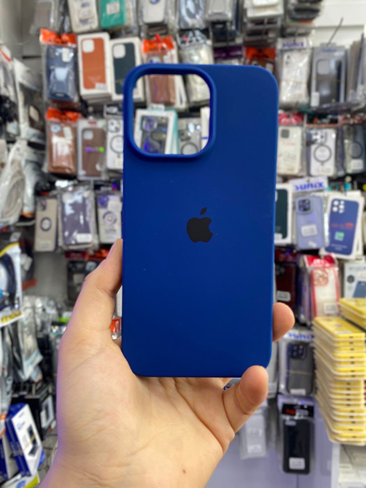 İPHONE 15 PRO MAX UYUMLU LOGOLU LANSMAN İÇİ KADİFE KILIF PETROL MAVİSİ
