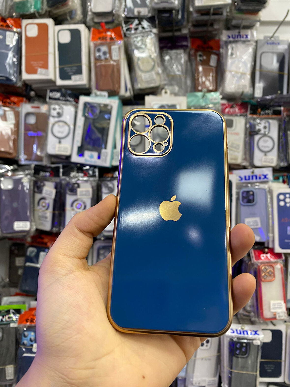 İPHONE 12 PRO UYUMLU LOGOLU VOİT PARLAK KILIF MAVİ KENARLAR GOLD