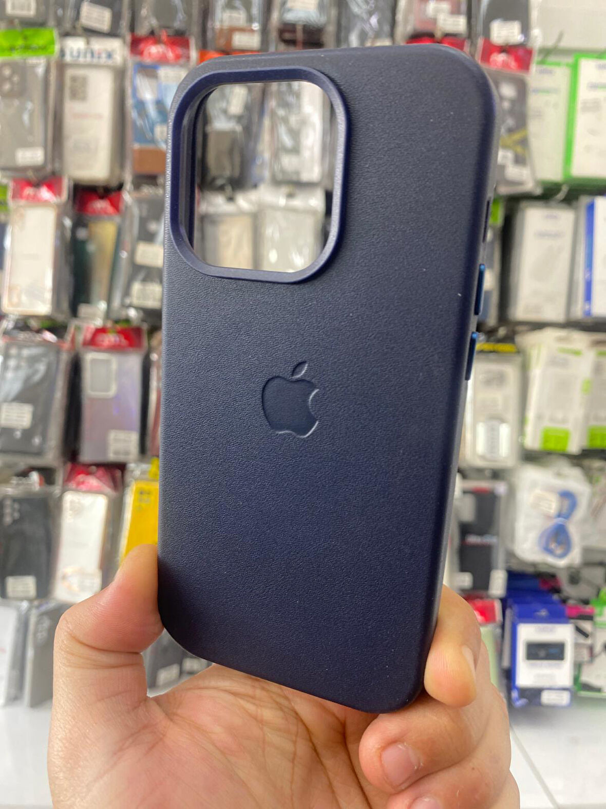 İPHONE 15 PRO MAX UYUMLU GİZLİ MAGSAFE ANİMASYONLU DERİ İÇİ KADİFE KILIF LACİVERT
