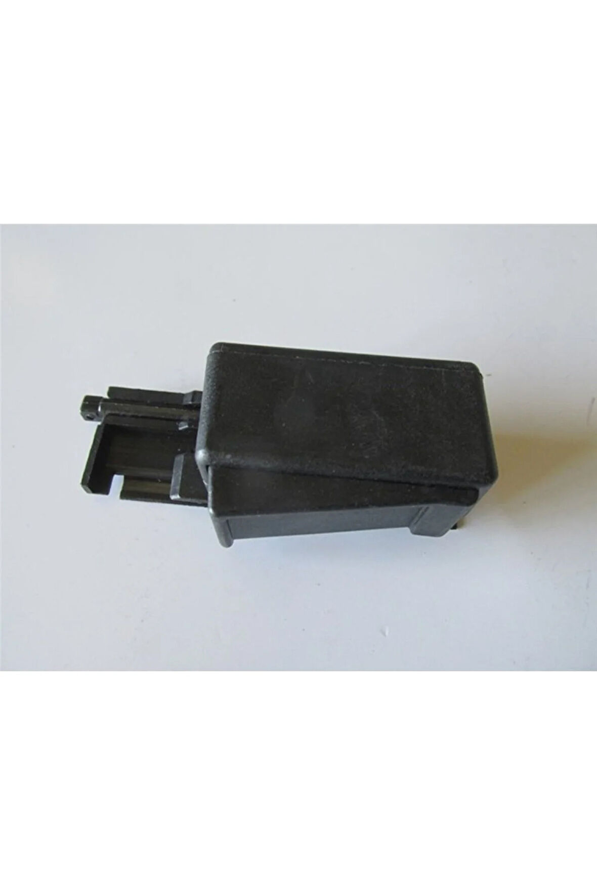 Fıat Doblo- 06/10; Arka Kapı Cam Kilitleme Mandalı Sol (Sürgülü Kapı) (Oem No: 55170912) Tst7740