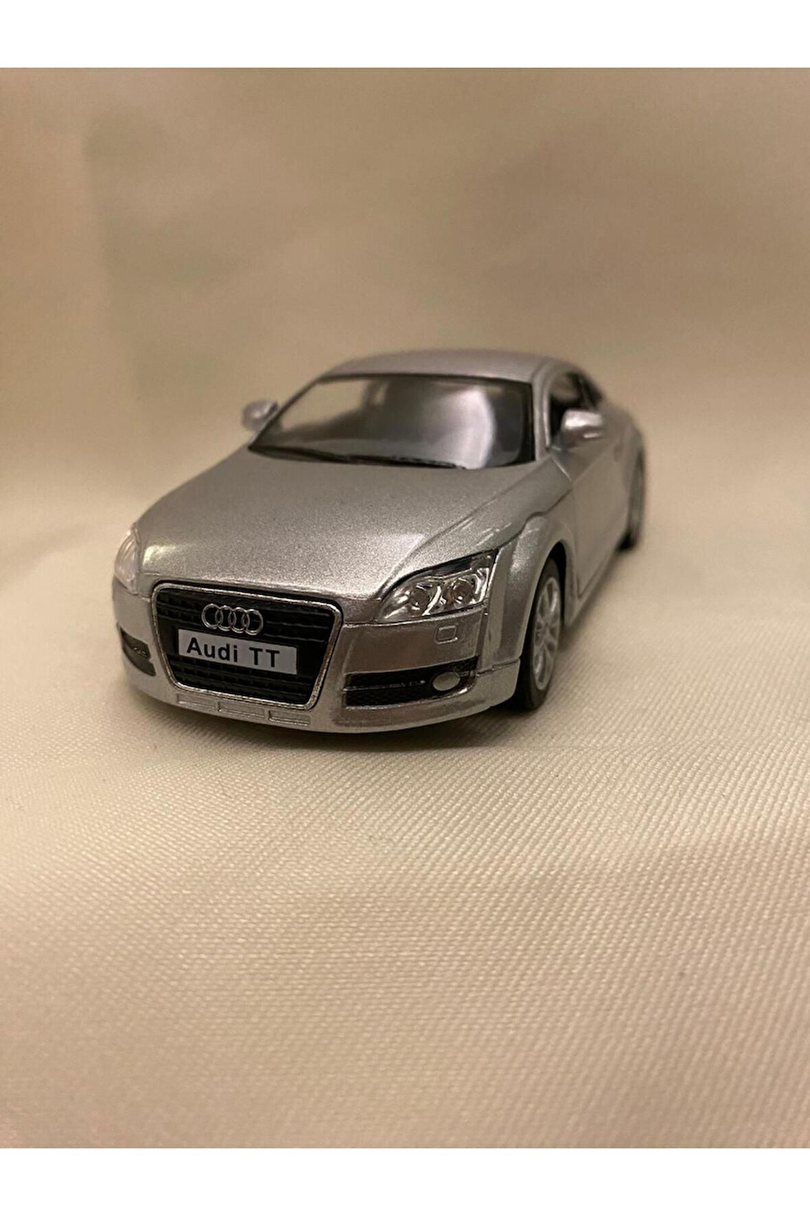 AUDI TT METAL ÇEK BIRAK ARABA
