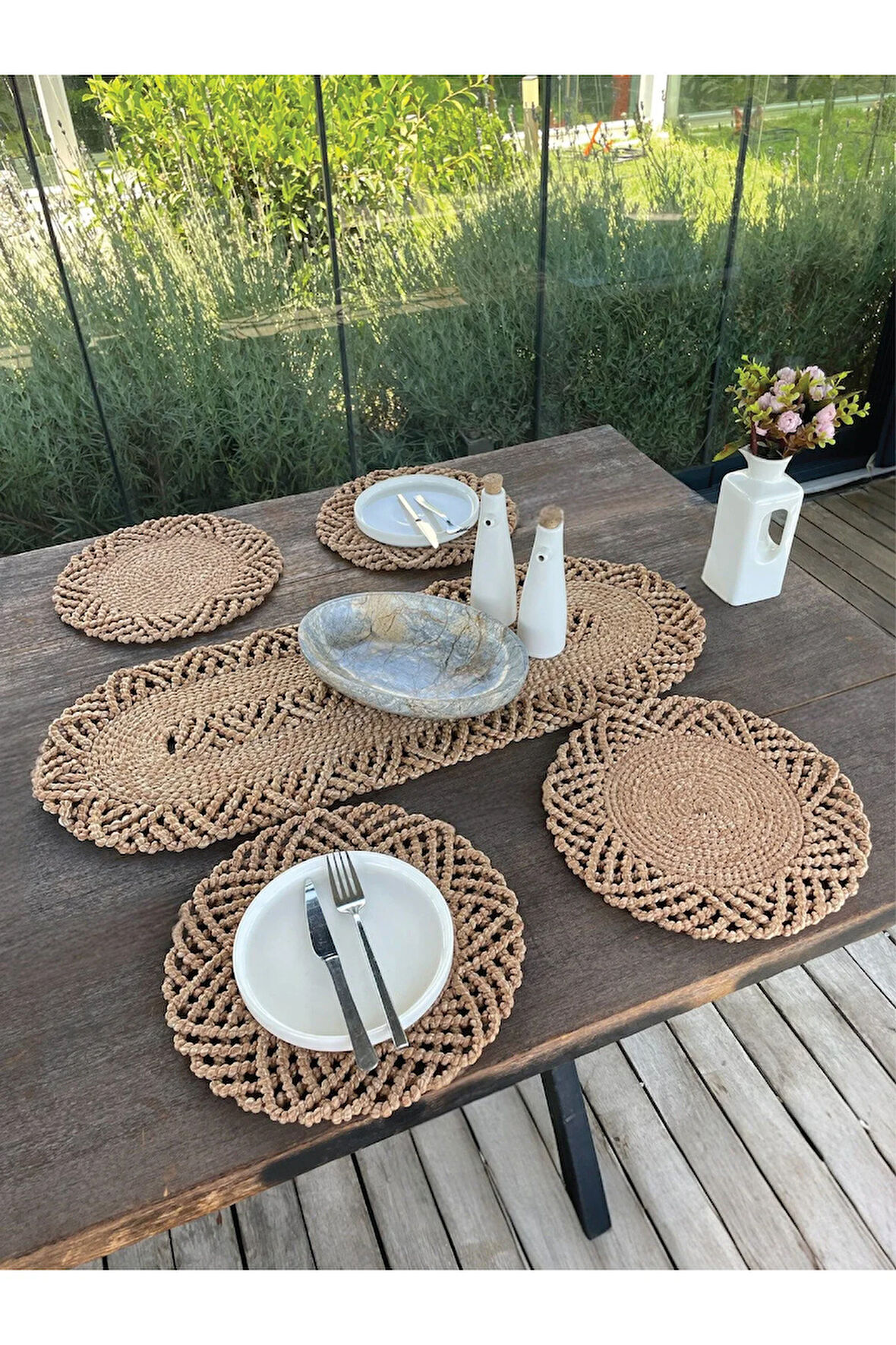 Bohem Stil Doğal İp Hasır Sofra Seti – 4 Kişilik Hasır Görünümlü Amerikan Servis ve Runner Takımı