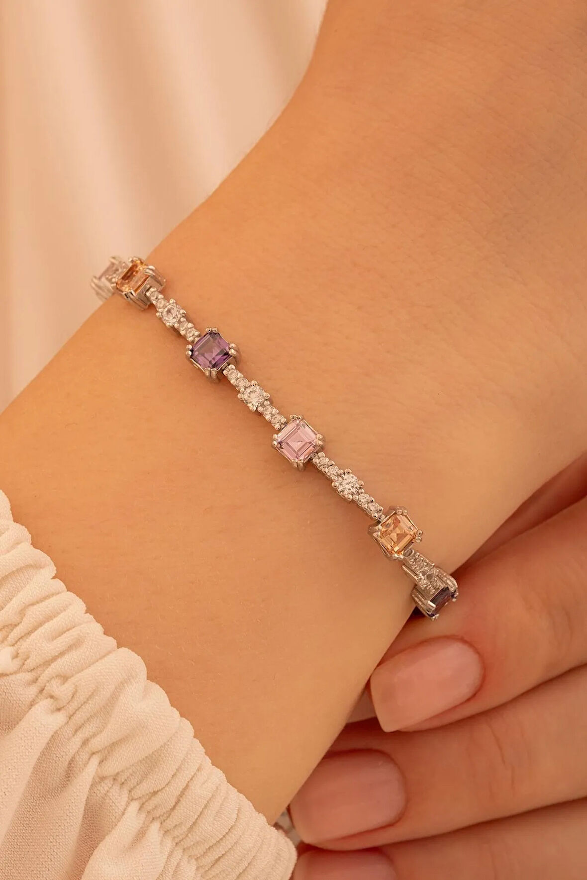 Kadın Gümüş Bileklik - Renkli Taşlı Kare Model Zirkon Süslemeli Kadın Bileklik