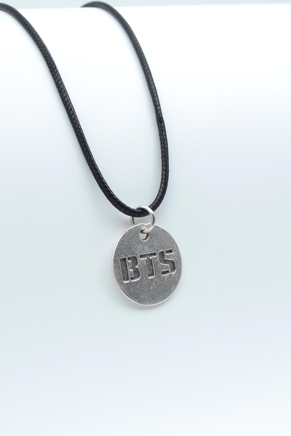 BTS Madalyon Kolye Deri İp Kolye Gümüş Kaplama Erkek Kadın Kolye