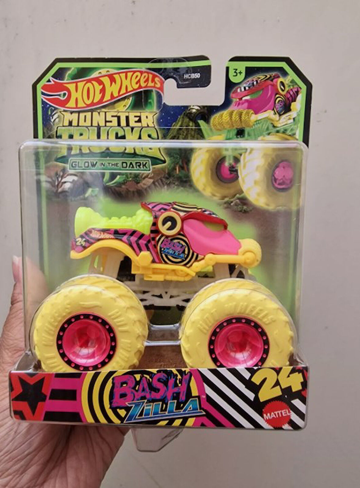 HOT WHEELS DIECAST MONSTER TRUCKS Bash Zilla Glow In The Dark