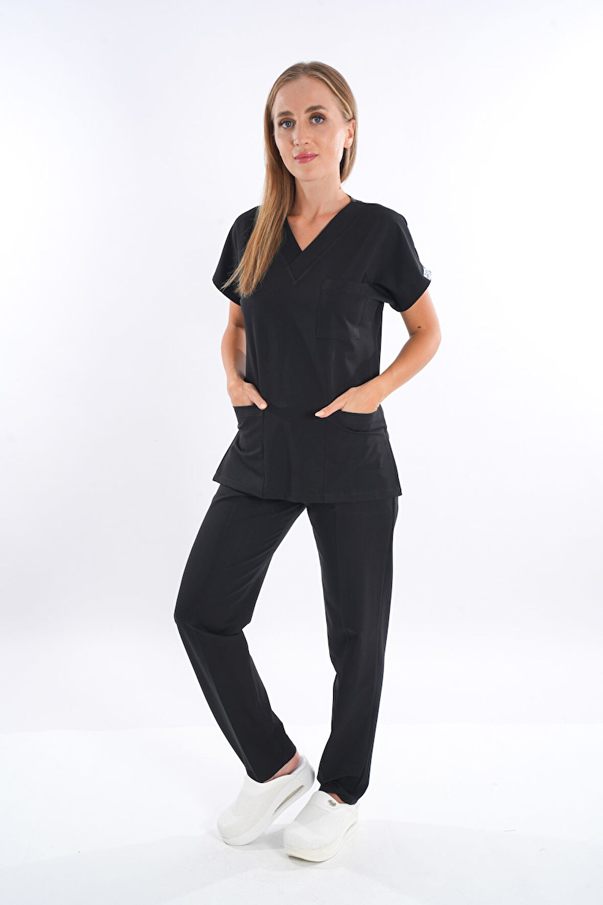 Siyah Renk Çamaşır Suyuna ve Hipoya Dayanıklı Cerrahi Üniforma Scrubs Unisex Model