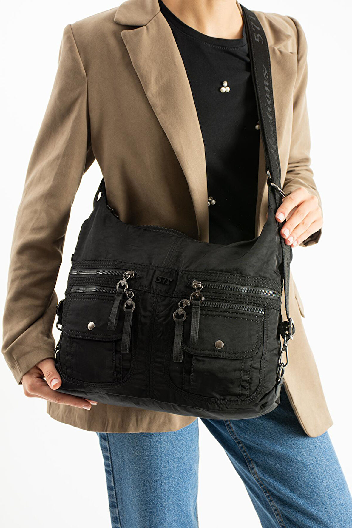 Yumuşak Dokulu Ultra Hafif, Esnek ve Su Geçirmez Polyamid Kumaş Omuz ve Sırt Çantası Siyah Model: (571-13-14J)