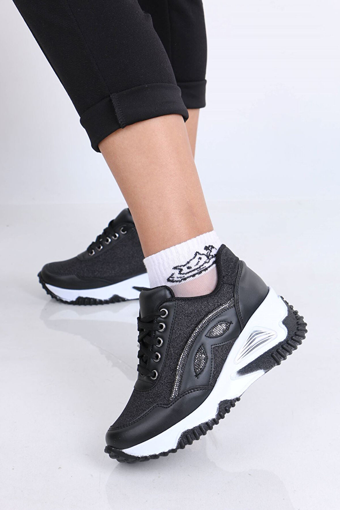 Elaine Siyah Beyaz Taban Mat Deri Kadın Spor Ayakkabı