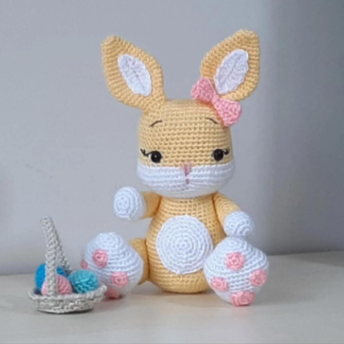 Amigurumi Örgü Oyuncak Tavşan ve Yumurta Sepeti