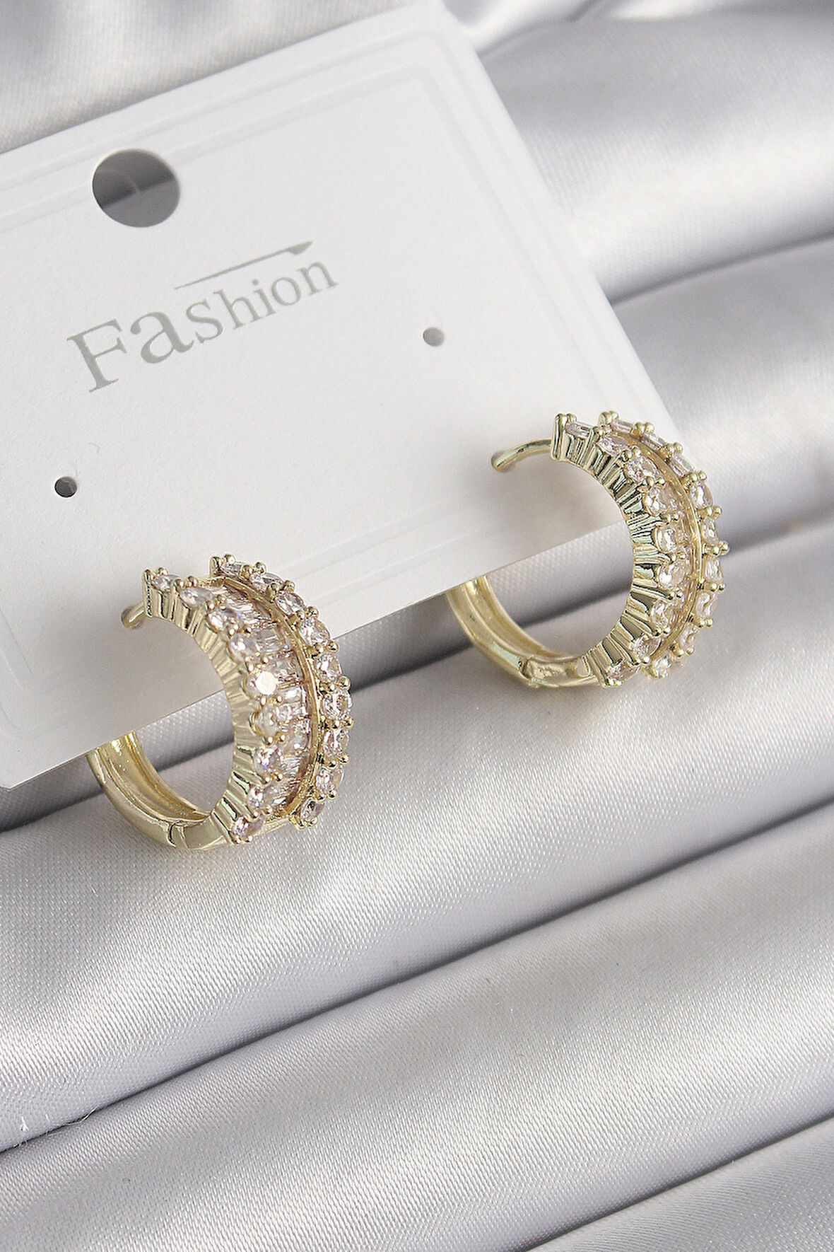 Pirinç Gold Renk Zirkon Taşlı Halka Model Kadın Küpe