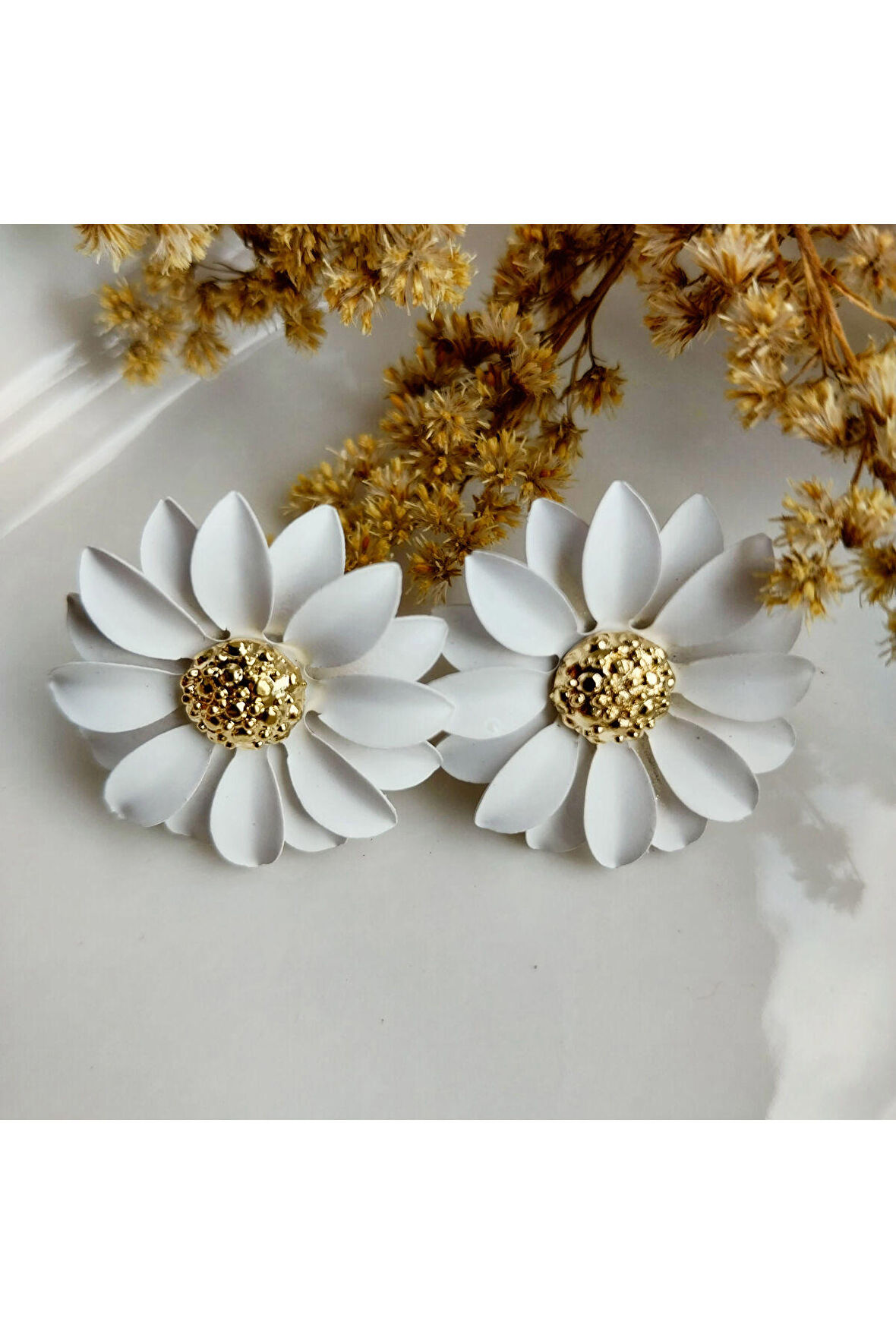 luxury style beyaz papatya bijuteri küpe