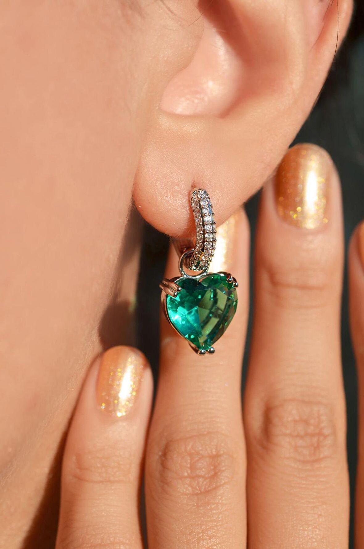 Yeşil Zirkon Kalp Sallantılı Küpe