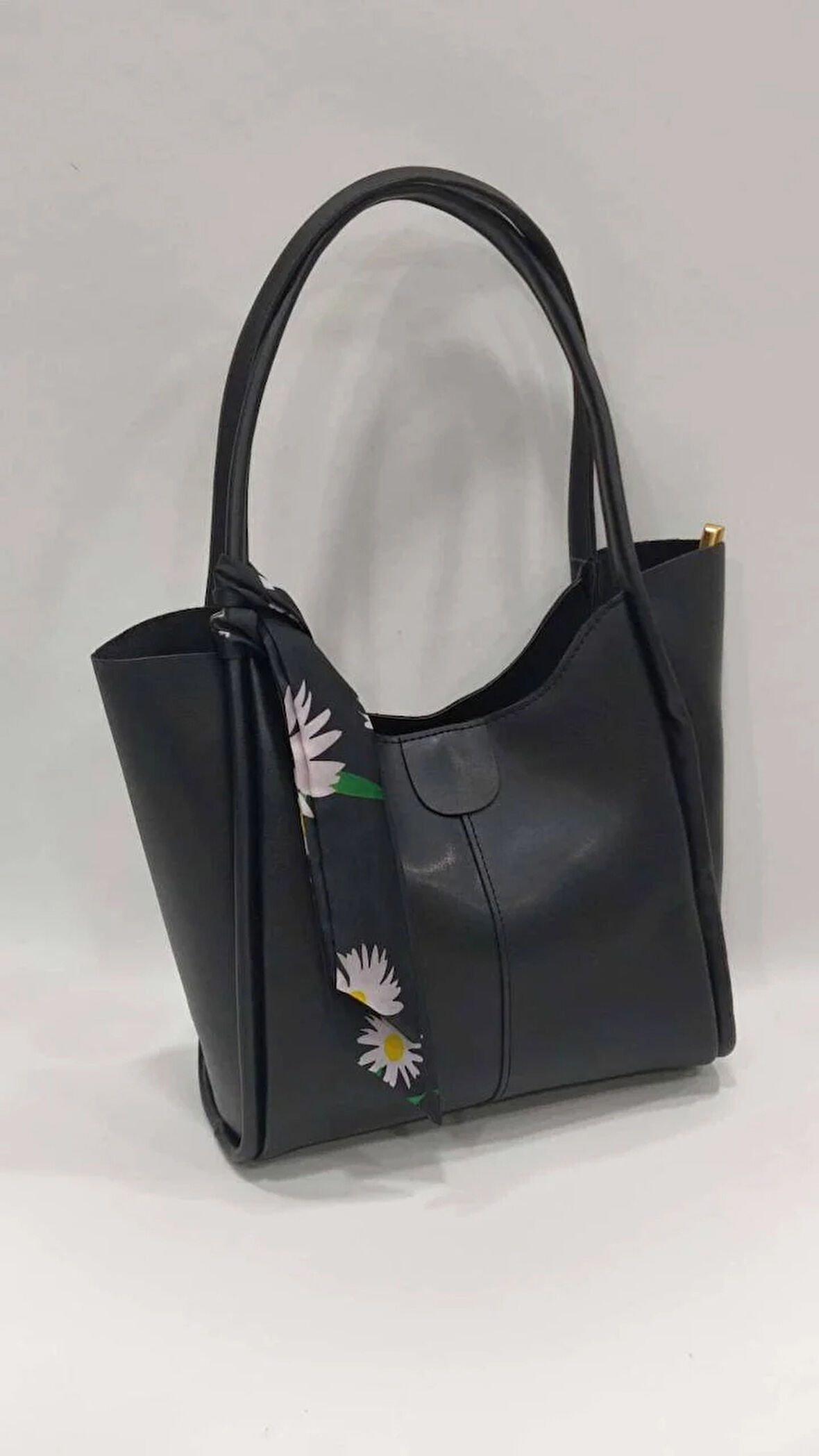 Büyük Boy Şal Detaylı Soft Suni Deri Kadın Omuz Çantası