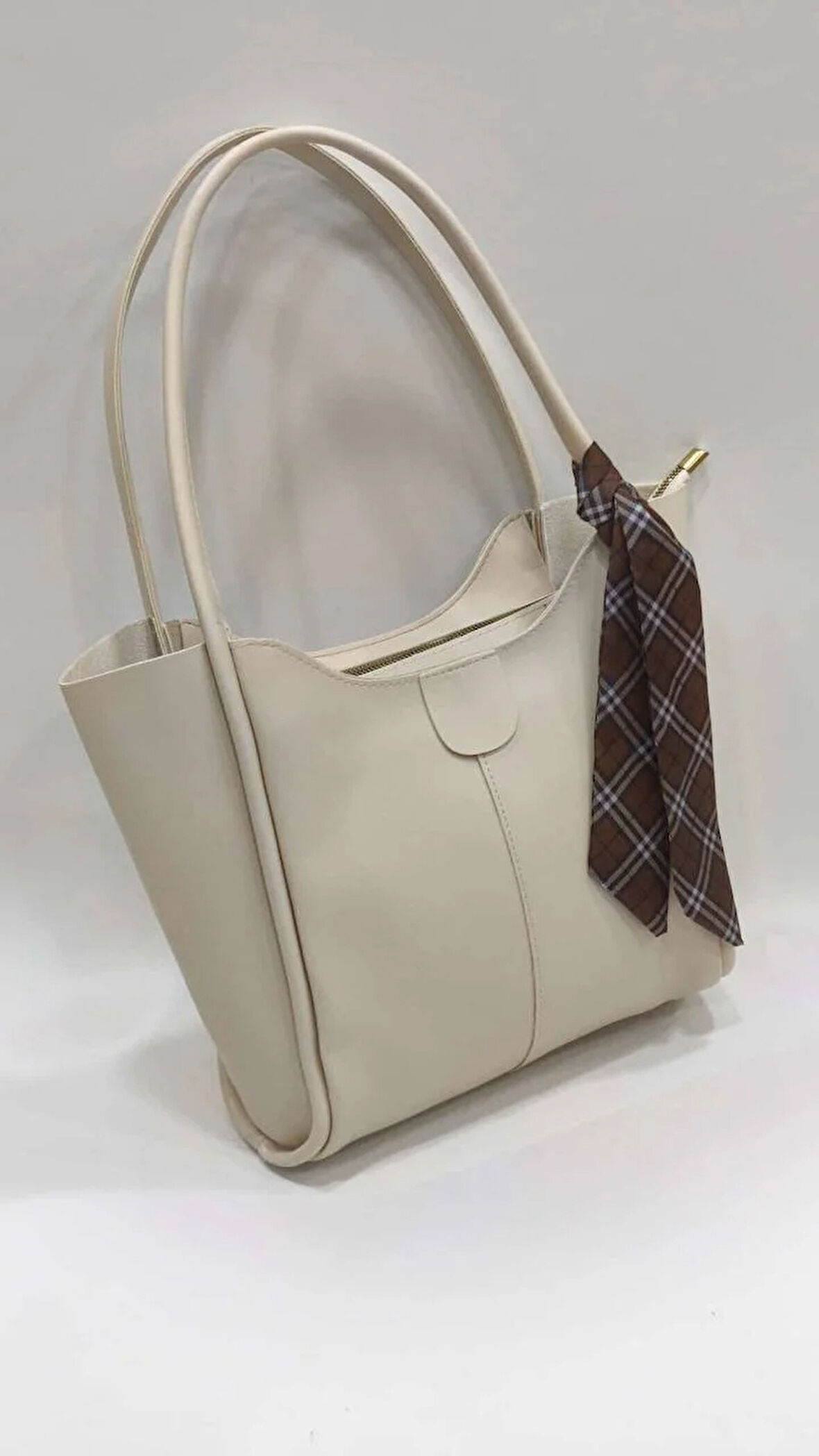 Büyük Boy Şal Detaylı Soft Suni Deri Kadın Omuz Çantası