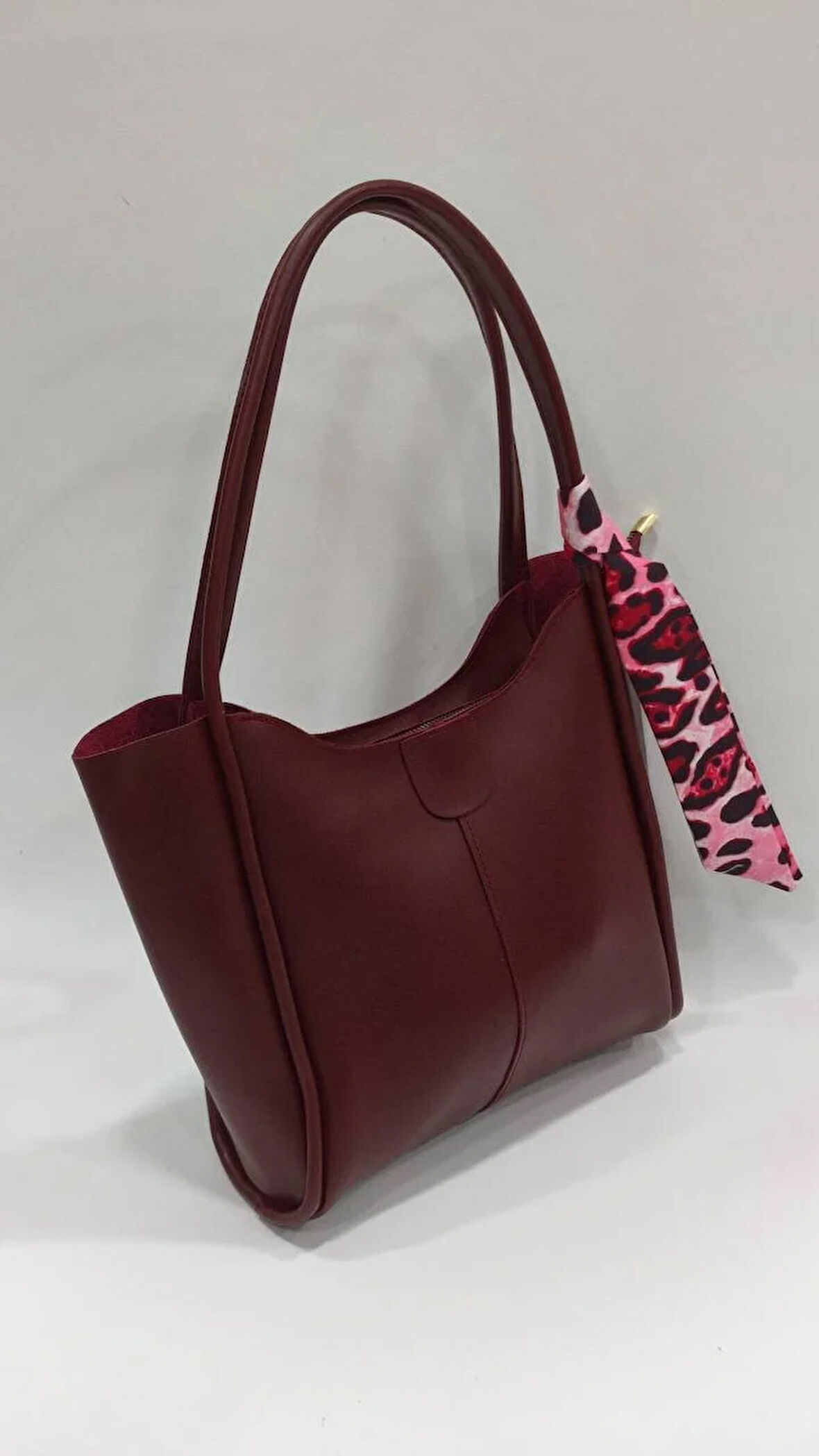 Büyük Boy Şal Detaylı Soft Suni Deri Kadın Omuz Çantası