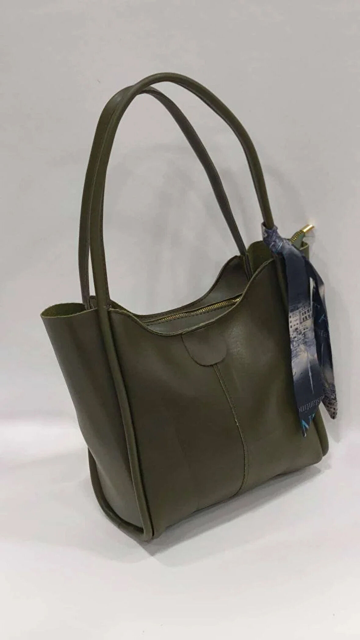 Büyük Boy Şal Detaylı Soft Suni Deri Kadın Omuz Çantası