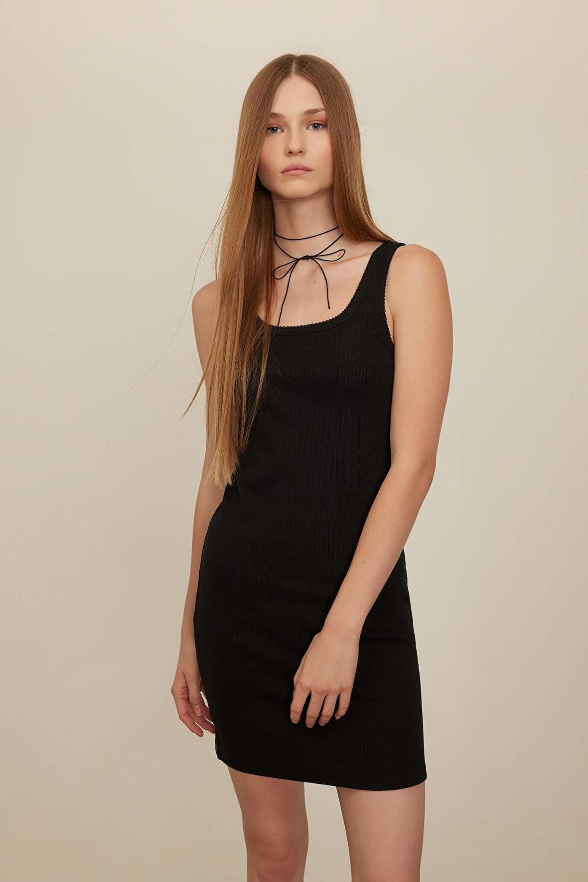 DeFacto Coool Bodycon Vücudu Saran Basic Düz Fitilli Kaşkorse Kolsuz Mini Elbise A0732AX24SMBK81