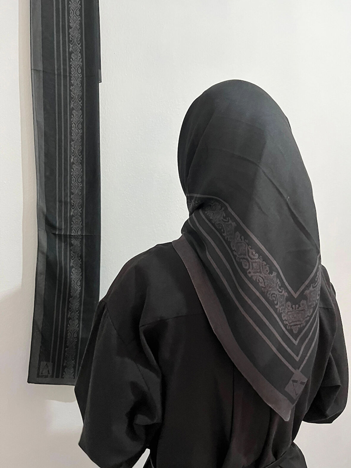 Aminenesil Soft Pamuk Etnik Düz Eşarp Siyah Gri Renk