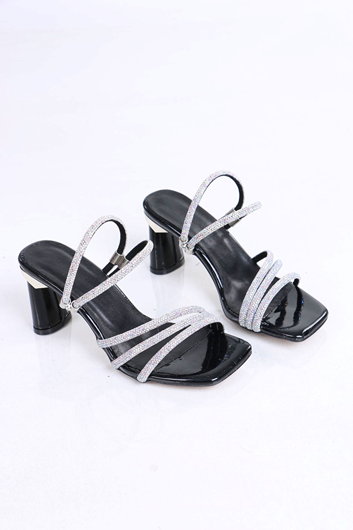 Drake Siyah Taşlı Rugan Topuklu Kadın Terlik