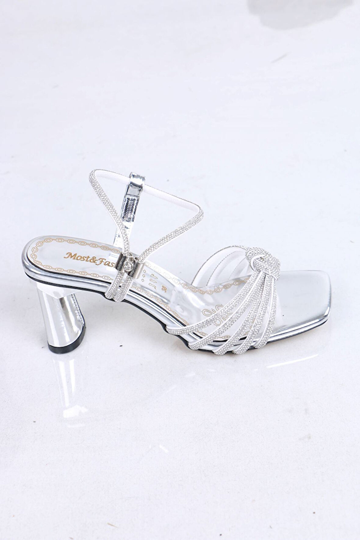 Darrels Gümüş Taşlı Topuklu Kadın Ayakkabı