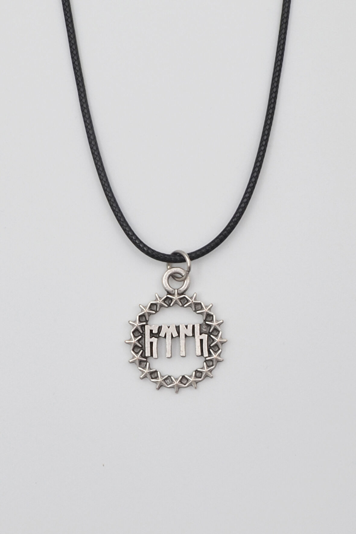 Göktürkçe Türk Yazılı ve Yıldızlı Kolye - PU Deri İp Zincirli Unisex Gümüş Kaplama - 60 cm