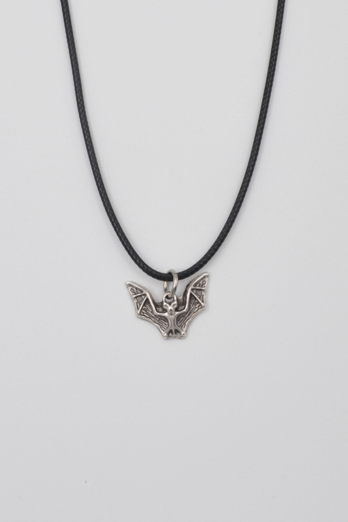 Minimalist Gotik Yarasa Kolye - PU Deri İp Zincirli Unisex Gümüş Kaplama - 60 cm