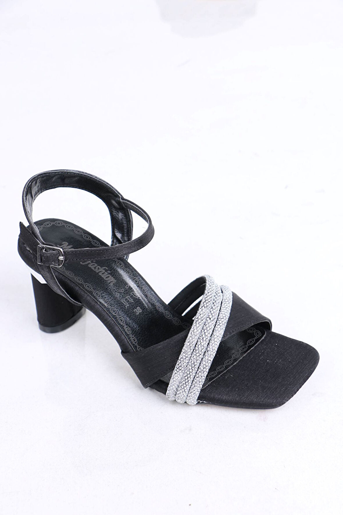 Felix Siyah Taşlı Topuklu Kadın Ayakkabı