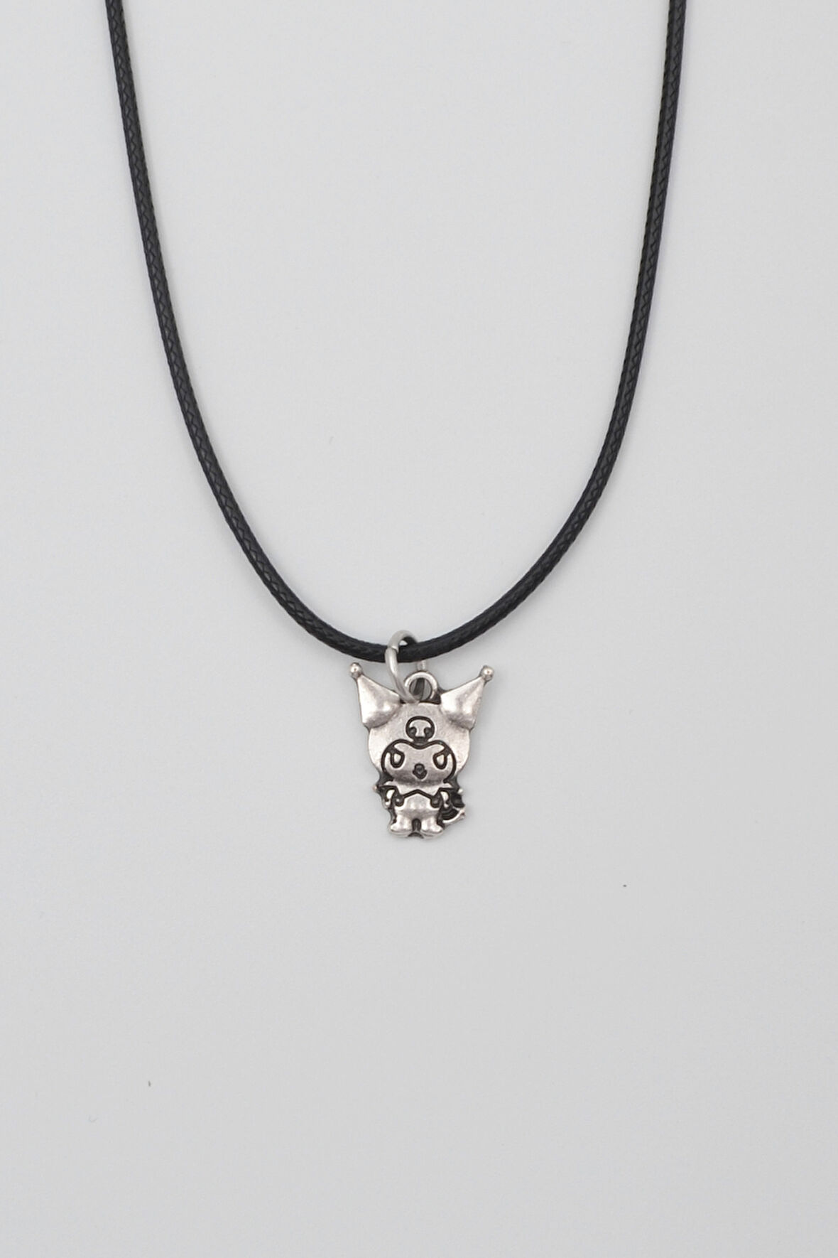 Sanrio Kuromi Kolye - PU Deri İp Zincirli Unisex Gümüş Kaplama - 60 cm