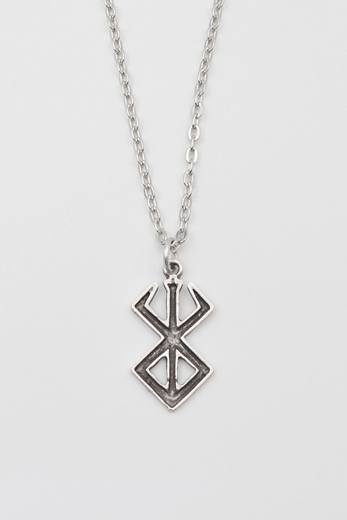 Modern Berserk Manga Kolye - Düz Ezme İthal Zincirli Unisex Gümüş Kaplama Anime Takı - 60 cm