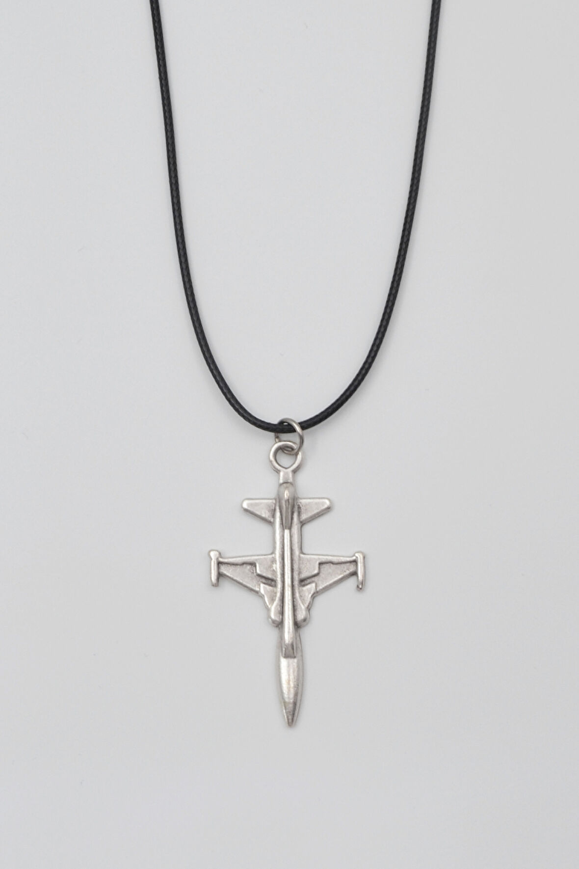F-5 Tiger Savaş Uçağı Kolye - PU Deri İp Zincirli Unisex Gümüş Kaplama Havacı Takı - 60 cm